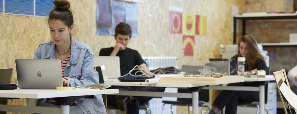 10 Tips for your freshman year at IE University||||ieu students