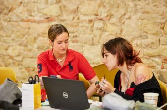 how to make friends in college two posh girls Ie University Segovia