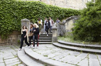 students_entering_ie_segovia_campus|