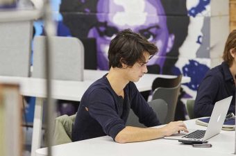 Roger Cohen visits IE University